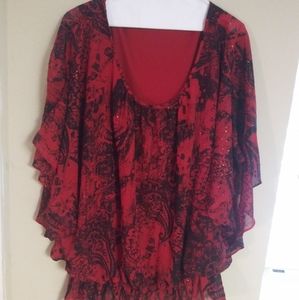 Cute black and red top